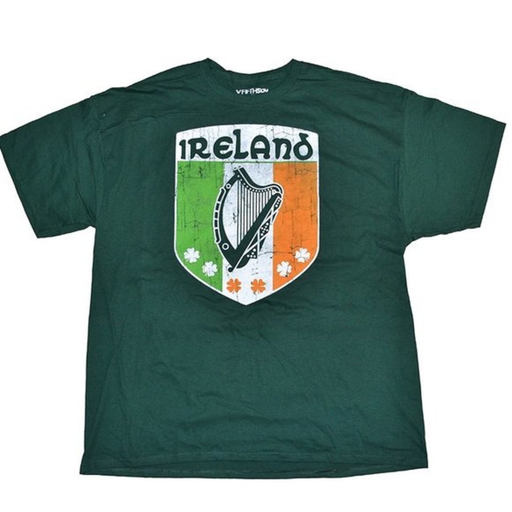 Fifth Sun Men's Irelant Distressed Graphic Green Short Sleeves‎ T-shirt